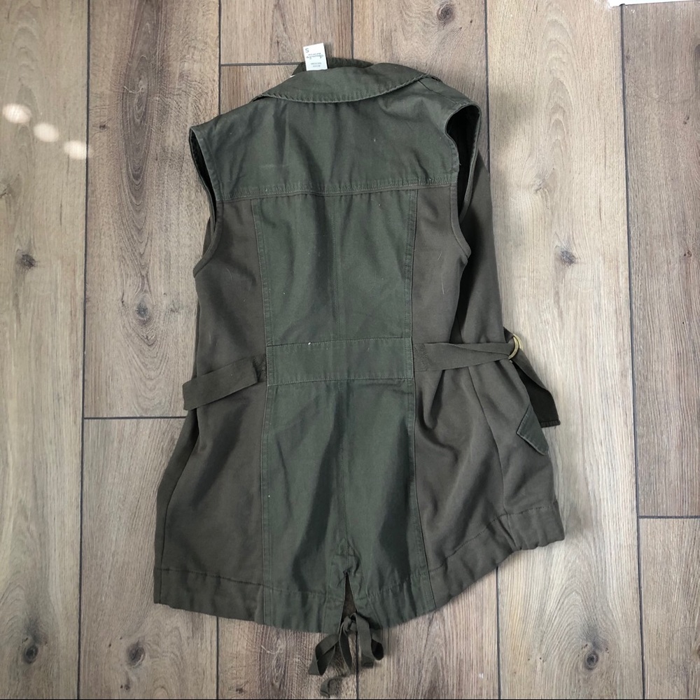 American Rag Vest - Picture 5 of 6